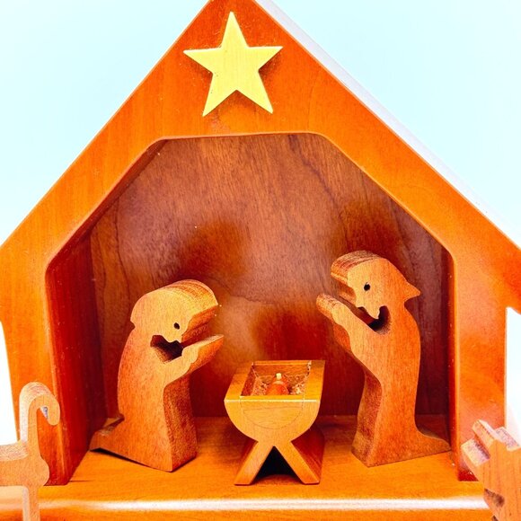 Amish Nativity Manger Scene Christmas Wooden Handmade Set of 16 Pieces - Picture 2 of 12